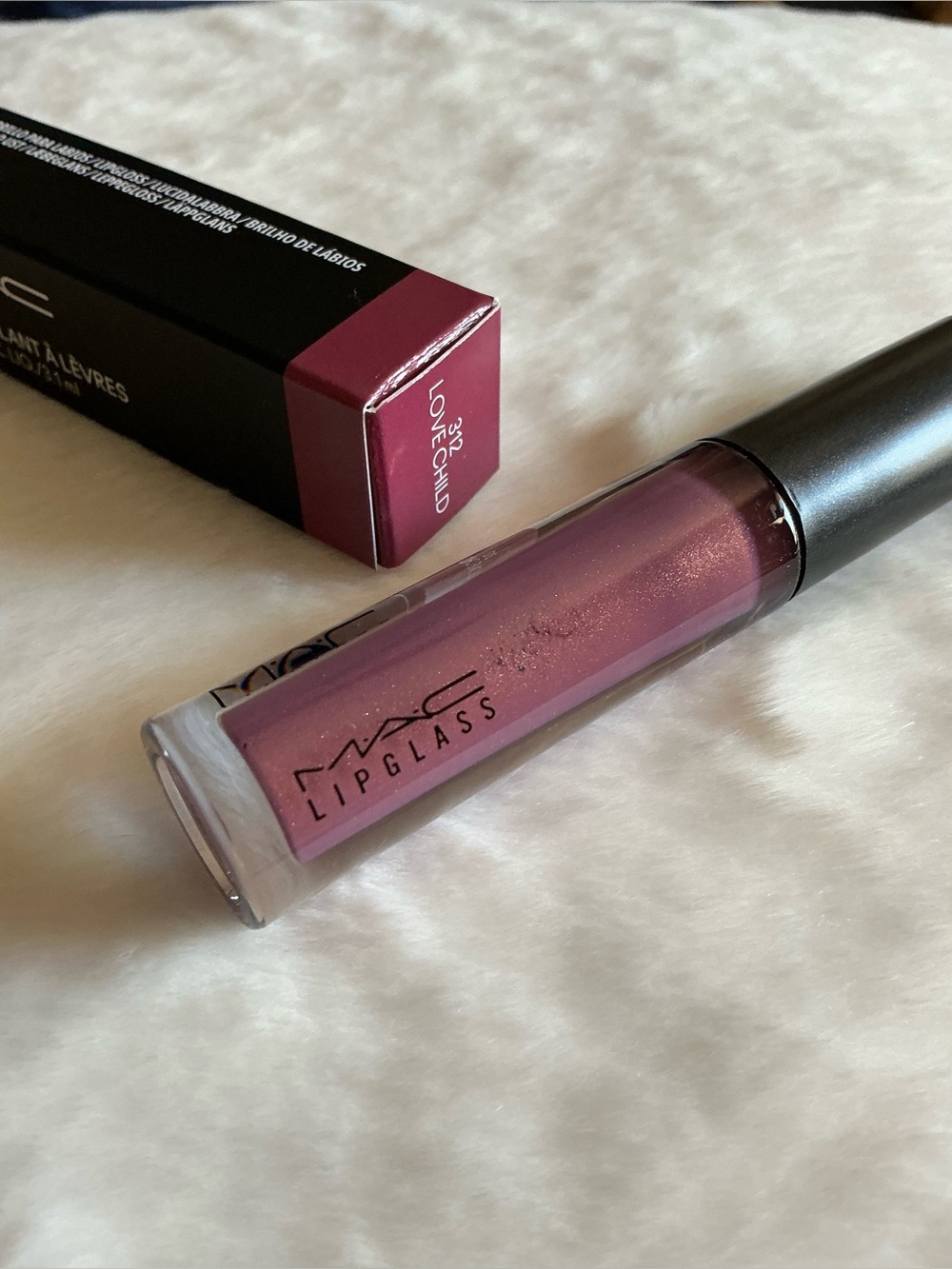 MAC Lipglass Love Child 322 Pink Mauve Shimmer Lip Gloss Full Best Seller NIB - Picture 3 of 7
